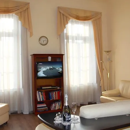 Classic Central Apartment *