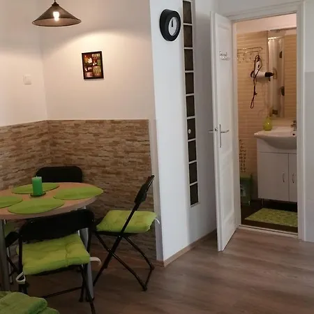 Patricia With Garden Apartment *
