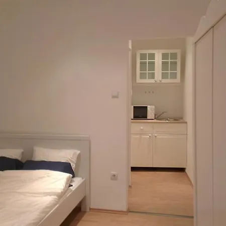 4 Westend Apartman *