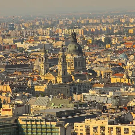 Citihost Károly Körút Apartman *
