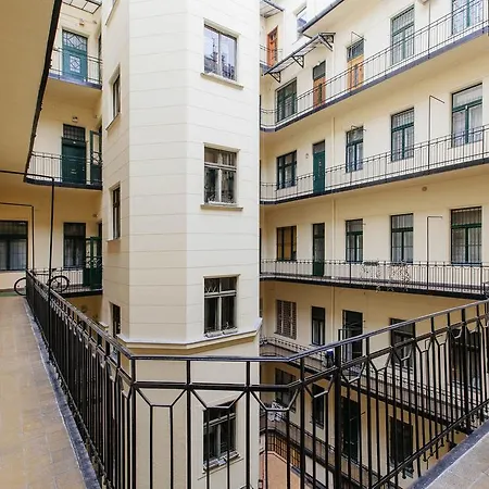 Apartman Inner City - Hold Utca *