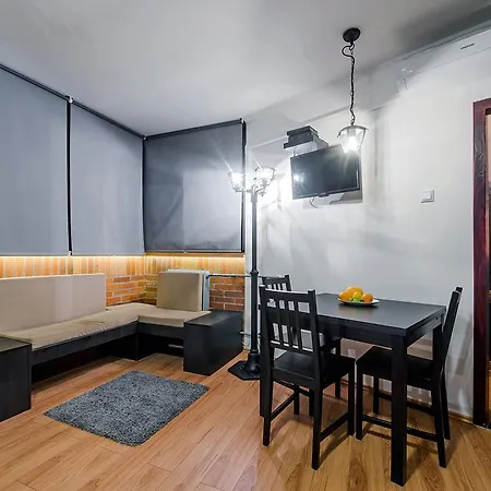 Free Parking, Ac, Wifi In The Center Apartman