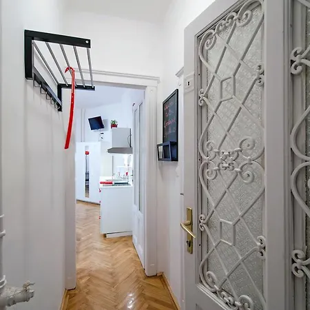 Parking, Ac, Wifi Flat Next To Andrassy Ave Apartmán *