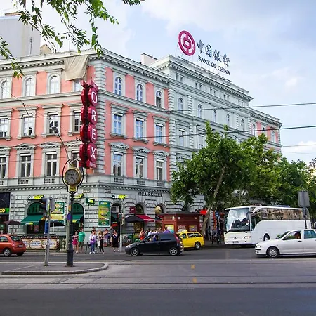 Hostal Avenue