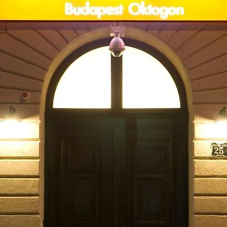 Easyhotel Oktogon 3* Budapeşte