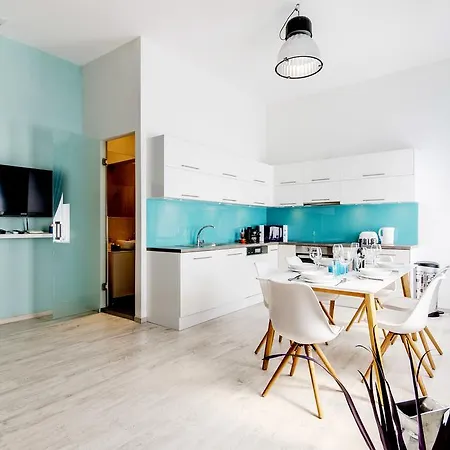 Apartment Capital 2 *
