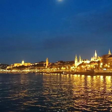 River's Crown Budapest