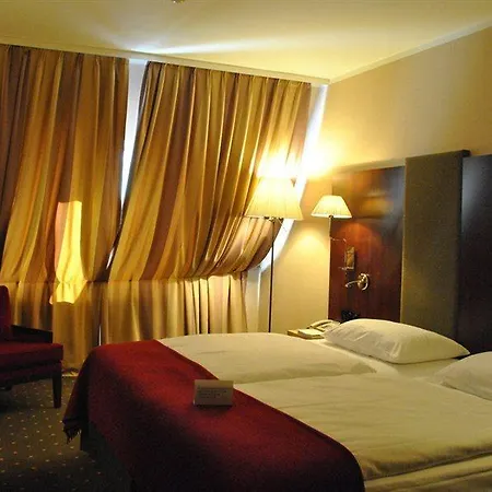 Szálloda Nh 4*