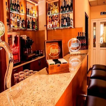 Hotell Six 3*