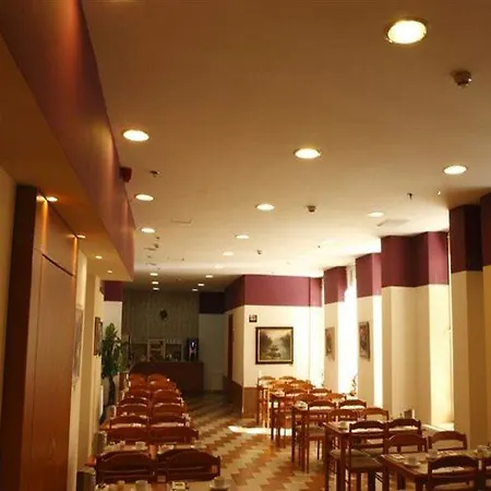 Hotell Six
