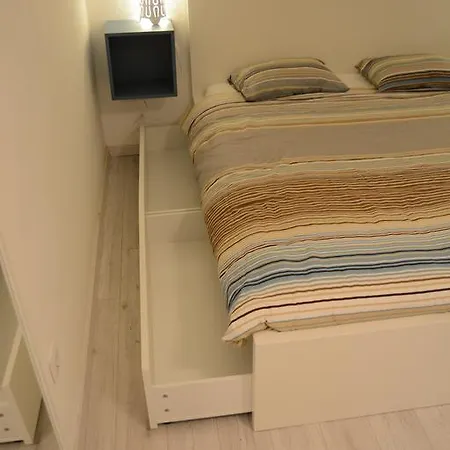 Kiraly Art Apartment
