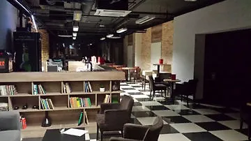 迪威尔第公寓酒店 4*