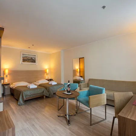 Bristol Hotel 4*
