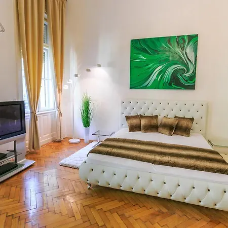 Deak Ferenc Square Fashion Apartamento *