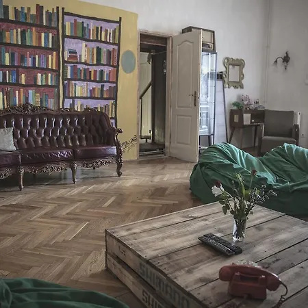 Baroque & Coworking Hostel Budapest
