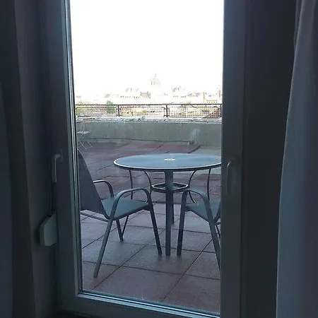 Budanest Apartment *