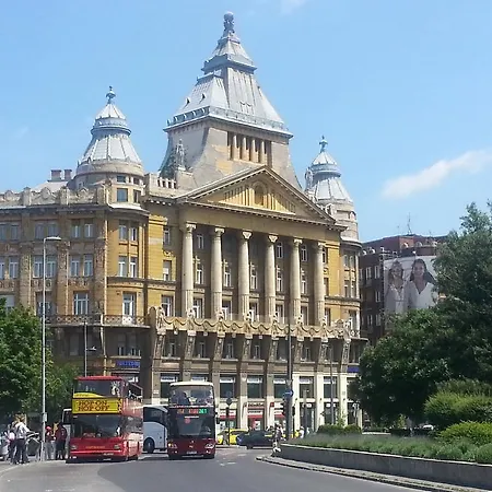 Basilica Apartment *
