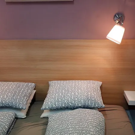 City Rooms Hostel *