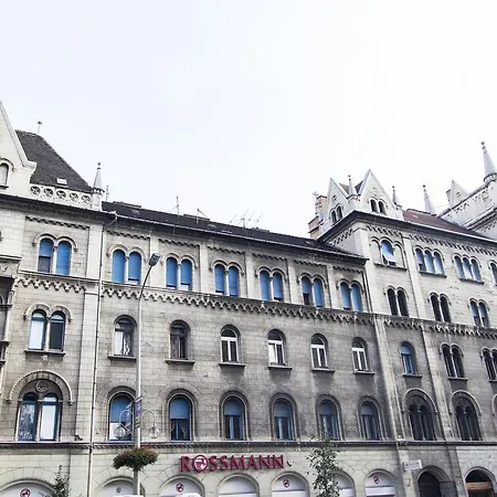 New Modern Homes Rakoczi 57 Apartment Budapest
