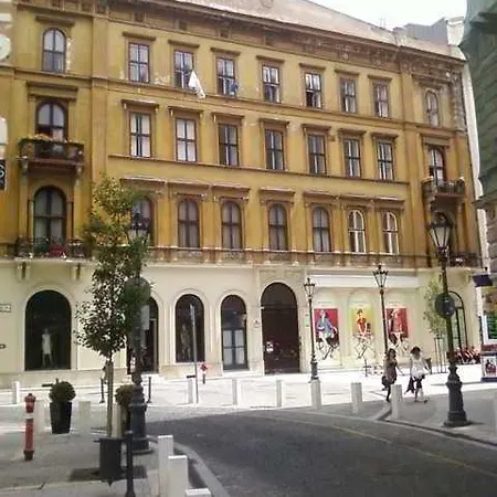 Centre Hotel