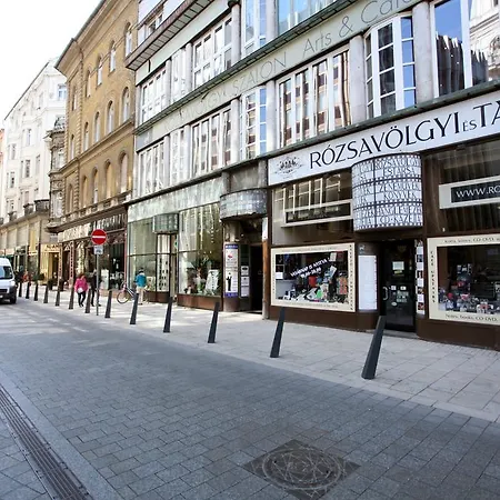 Apartamento Premium Szervita Square *