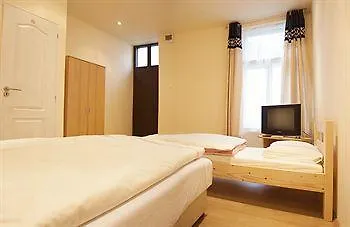 Πανσιόν Garden House 2*