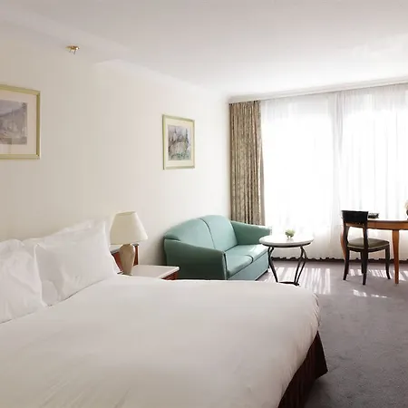 Sofitel Chain Bridge Hotel