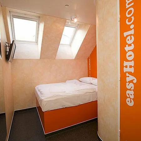 Easyhotel Oktogon 3*