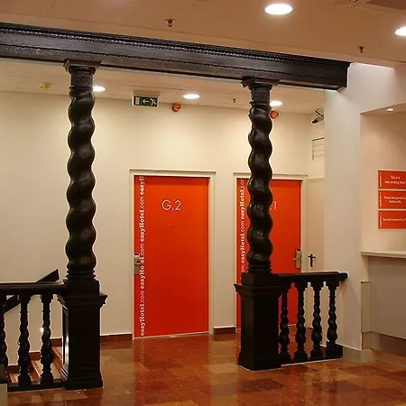 Easyhotel Oktogon Otel 3*