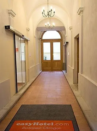 Easyhotel Oktogon Otel
