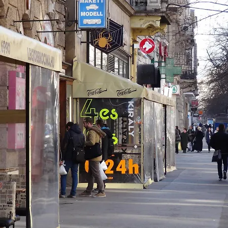 Erzsebet Boulevard Apartment *