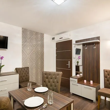 Paulay Downtown شقة فندقية بودابست