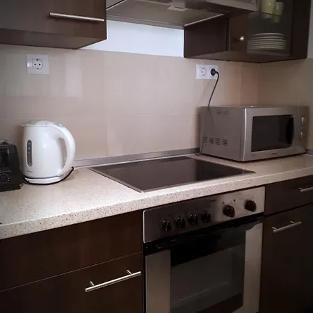 Gozsdu Apartment *