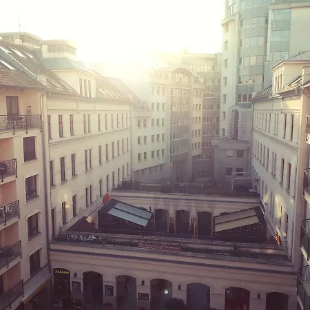 Gozsdu Apartment
