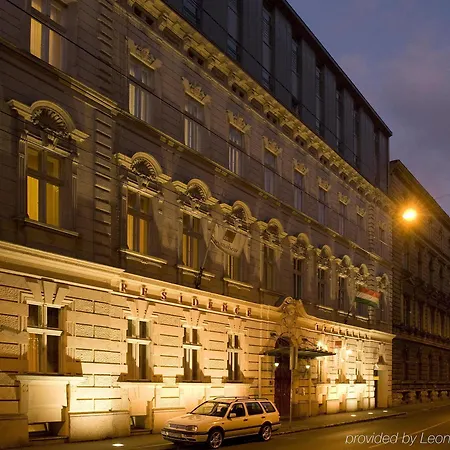 Mamaison Izabella Otel