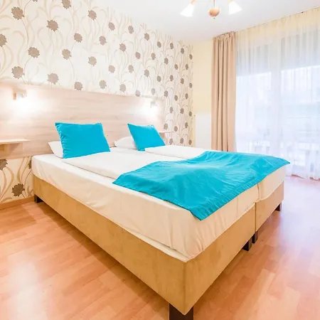 Locust Tree Hotell
