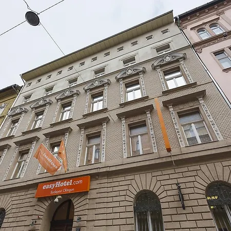 Easyhotel Oktogon 3* Budapeşte