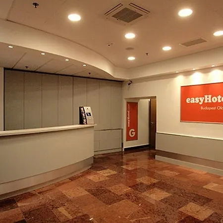 Easyhotel Oktogon 3* Budapeşte