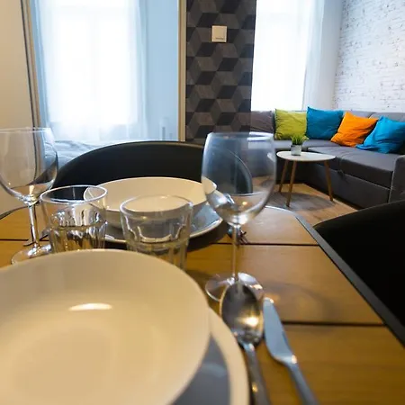 Apartamento Susan Near Blaha Lujza Square