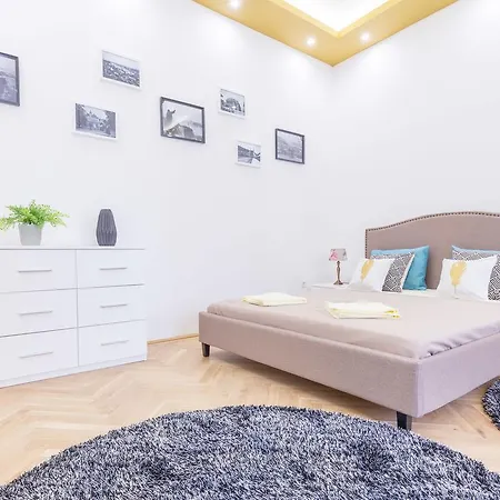 Real Zoltan Apartment *