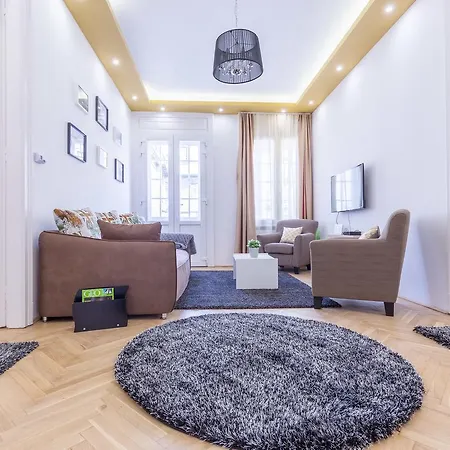 Apartment Real Zoltan *
