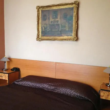 Kristal Hotel