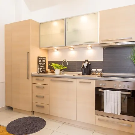 Real Zoltan Ii. Appartement *