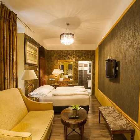 Rooftop 2* Budapest