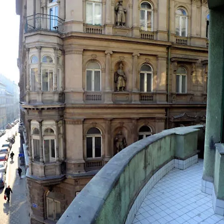 Amber Terrace Downtown Aparthotel 3*