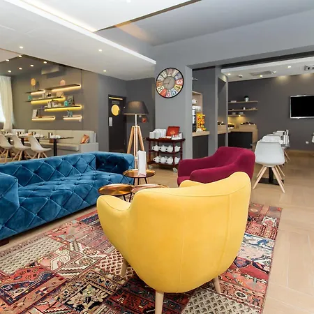 Hotel Roombach Center 3*