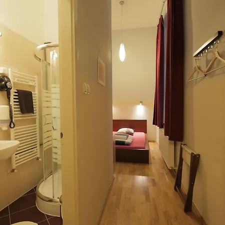 Maverick Hostel&ensuites *