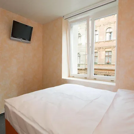 Easyhotel Oktogon Otel 3*