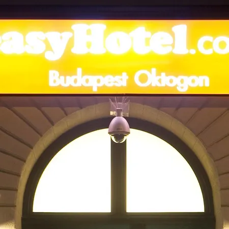 Easyhotel Oktogon 3*