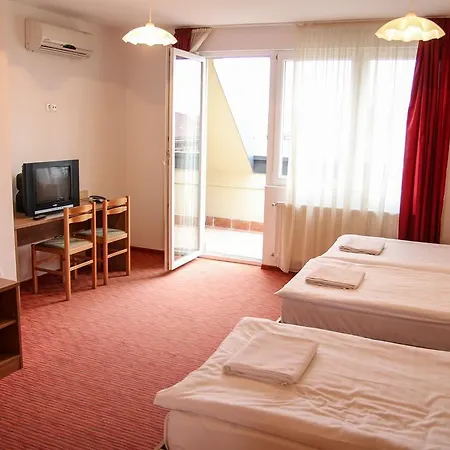 Silver Center Szálloda 3*